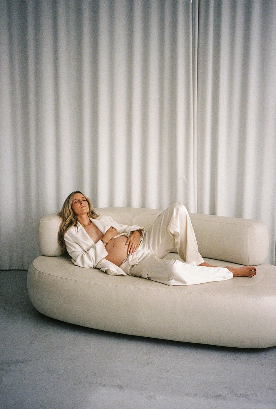 maternity-studio-photographer-fionafranziska-1